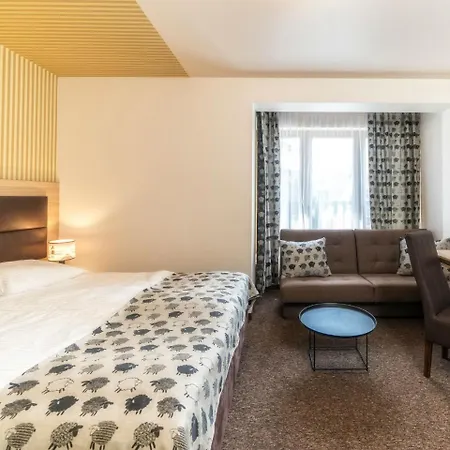 Wellness & Ex Korona Tatr Hotell 3*