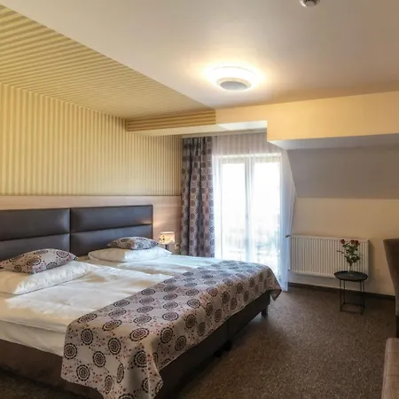 Wellness & Ex Korona Tatr Hotell 3*